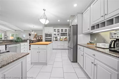 Kitchen - 2000 Carleton Pl, Fort Smith, AR 72908 photo 2 of 2