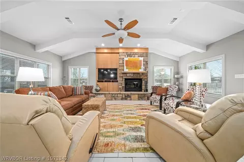 Living - 2000 Carleton Pl, Fort Smith, AR 72908 photo 4 of 4