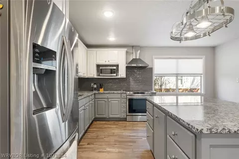 Kitchen - 4224 Victoria Dr, Fort Smith, AR 72904 photo 3 of 10