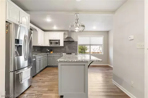 Kitchen - 4224 Victoria Dr, Fort Smith, AR 72904 photo 2 of 10