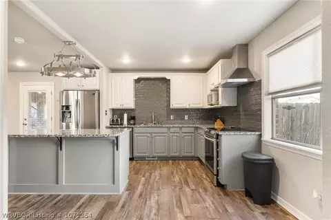 Kitchen - 4224 Victoria Dr, Fort Smith, AR 72904 photo 8 of 10