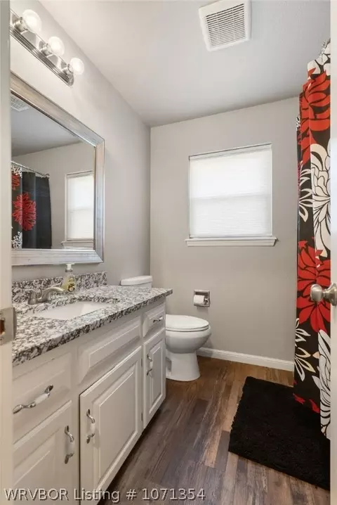 Bath - 4224 Victoria Dr, Fort Smith, AR 72904 photo 3 of 3