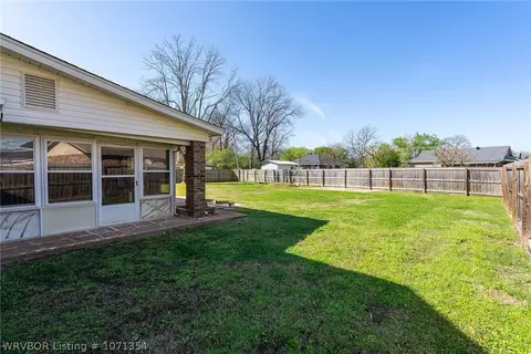 Exterior - 4224 Victoria Dr, Fort Smith, AR 72904 photo 3 of 8
