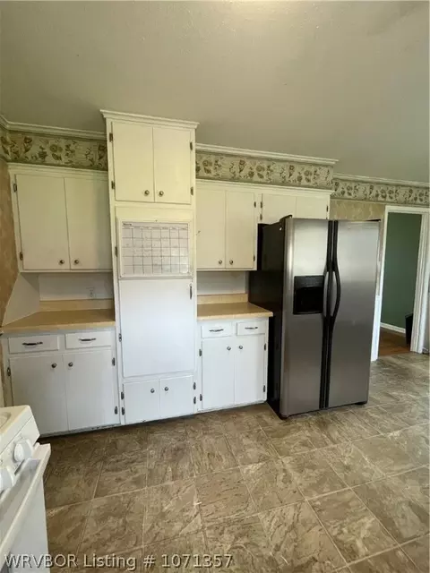 Kitchen - 3015 S Osage St, Fort Smith, AR 72901 photo 5 of 6