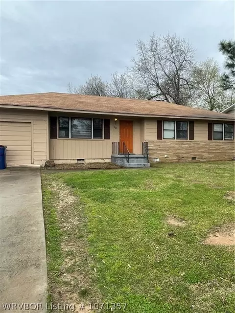 Exterior - 3015 S Osage St, Fort Smith, AR 72901 photo 2 of 4