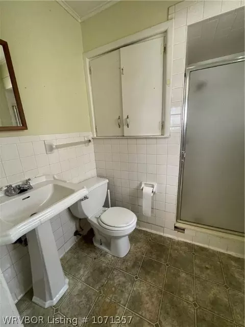 Bath - 3015 S Osage St, Fort Smith, AR 72901 photo 1 of 4