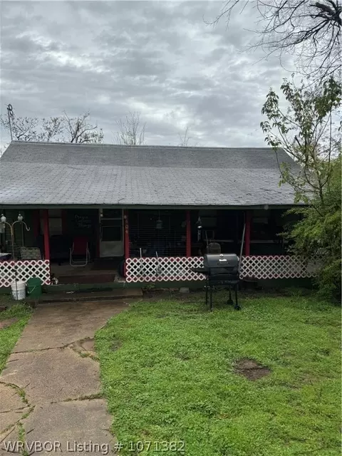 400 Green St, Arkoma, OK 74901