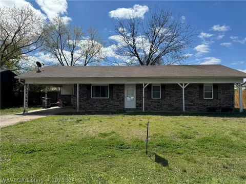 5 E Columbus St, Lavaca, AR 72941