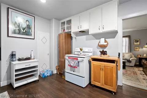 Kitchen - 1111 S 25th St, Fort Smith, AR 72901 photo 3 of 3