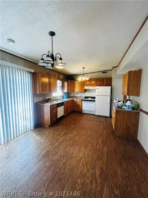 Kitchen - 5906 Boston St, Fort Smith, AR 72903 photo 2 of 5