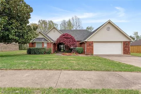 2804 Ash St, Poteau, OK 74953