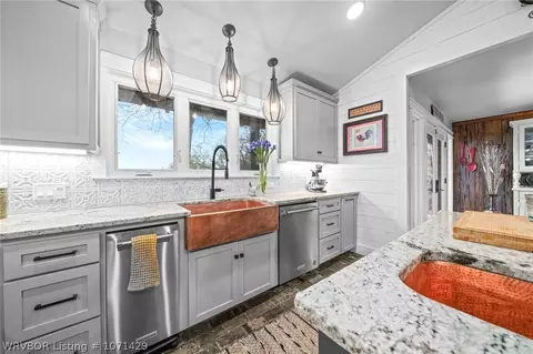 Kitchen - 4605 S 96 St, Fort Smith, AR 72903 photo 2 of 5
