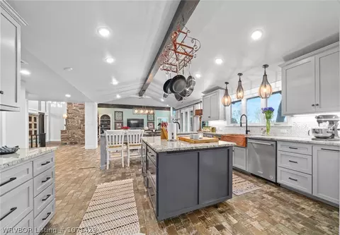 Kitchen - 4605 S 96 St, Fort Smith, AR 72903 photo 3 of 5