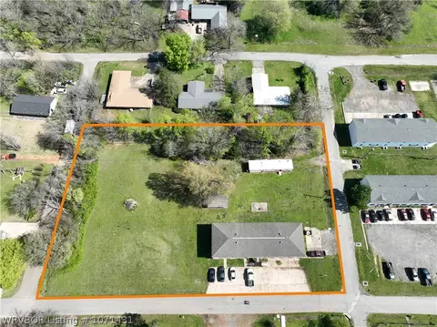 203 Hopkins Ave, Poteau, OK 74953