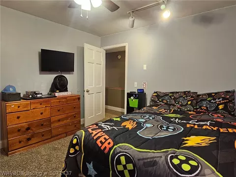 Bedroom - 500 Vine St, Paris, AR 72855 photo 6 of 6