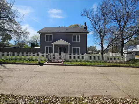 Exterior - 500 Vine St, Paris, AR 72855 photo 7 of 10