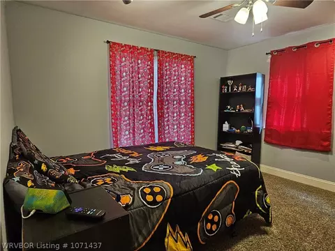 Bedroom - 500 Vine St, Paris, AR 72855 photo 5 of 6