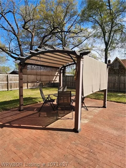 Exterior - 500 Vine St, Paris, AR 72855 photo 4 of 10