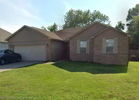 2009 55th Pl, Fort Smith, AR 72904