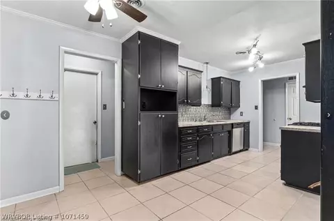 Kitchen - 3216 S 92nd St, Fort Smith, AR 72903 photo 4 of 8