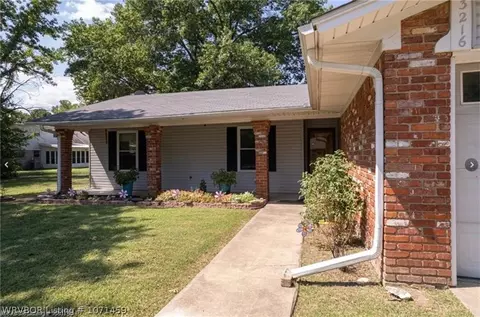 Exterior - 3216 S 92nd St, Fort Smith, AR 72903 photo 4 of 7