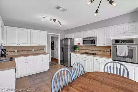 Kitchen - 6313 Remington Ct, Fort Smith, AR 72916 photo 2 of 2