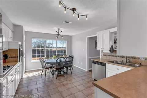 Kitchen - 6313 Remington Ct, Fort Smith, AR 72916 photo 1 of 2