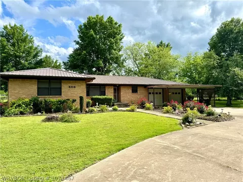 406 E Pryor Ave, Pocola, OK 74902