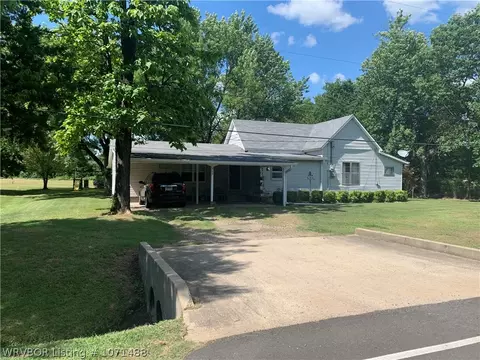 910 W Denver St, Greenwood, AR 72936
