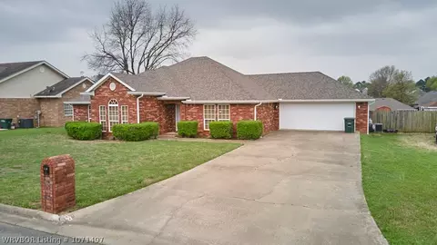 1910 Winterpark Dr, Sallisaw, OK 74955