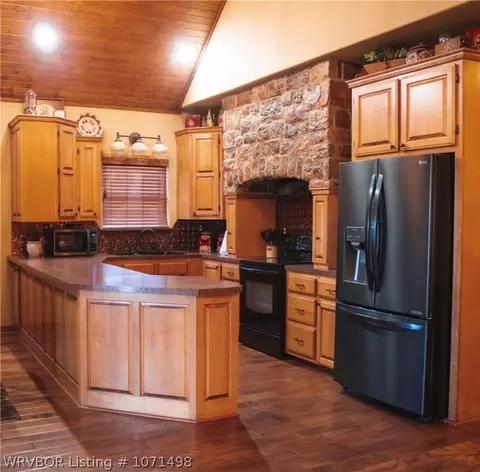 Kitchen - 471311 E 1135 Rd, Muldrow, OK 74948 photo 1 of 3