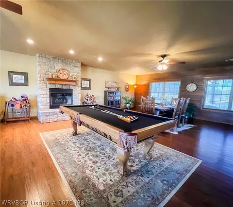 Living - 471311 E 1135 Rd, Muldrow, OK 74948 photo 10 of 13