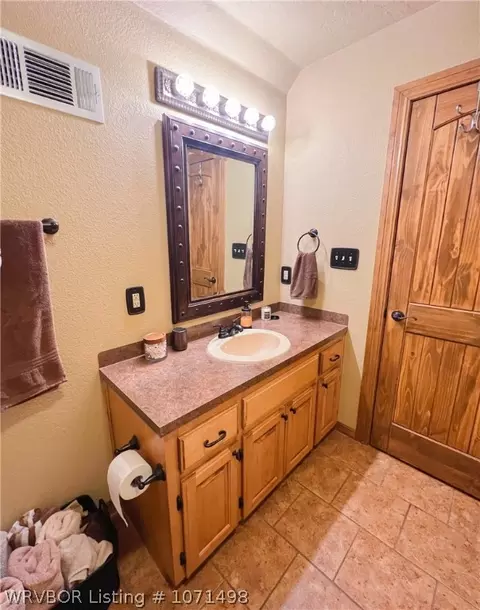 Bath - 471311 E 1135 Rd, Muldrow, OK 74948 photo 4 of 4