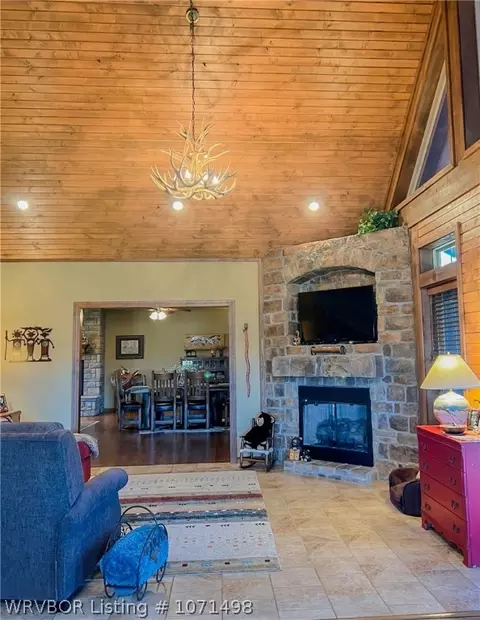 Living - 471311 E 1135 Rd, Muldrow, OK 74948 photo 3 of 13