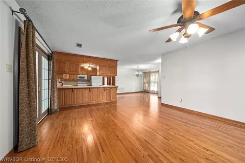 Living - 8703 Steep Hill Rd, Fort Smith, AR 72916 photo 1 of 1