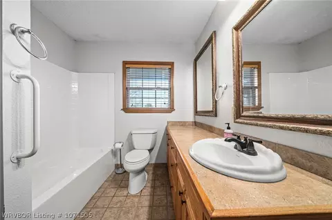 Bath - 8703 Steep Hill Rd, Fort Smith, AR 72916 photo 1 of 3
