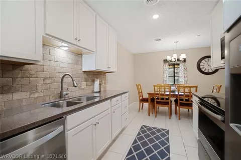 Kitchen - 5804 Fresno Ter, Fort Smith, AR 72903 photo 4 of 4