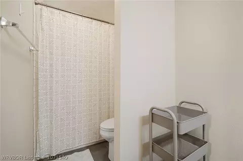 Bath - 5804 Fresno Ter, Fort Smith, AR 72903 photo 4 of 4