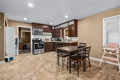 Kitchen - 319 E Mary St, Paris, AR 72855 photo 4 of 4