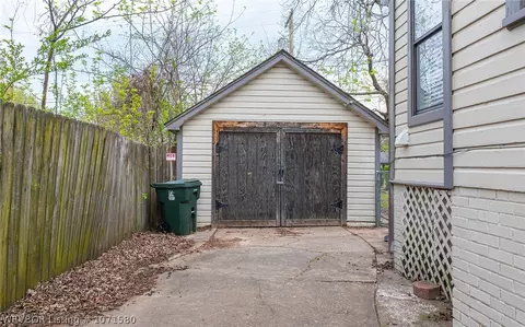 Exterior - 2319 S O St, Fort Smith, AR 72901 photo 4 of 6