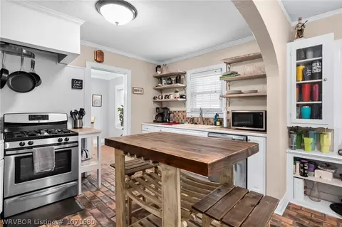 Kitchen - 2319 S O St, Fort Smith, AR 72901 photo 2 of 4
