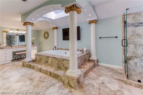 Bath - 2007 Grace Ct, Fort Smith, AR 72903 photo 1 of 7