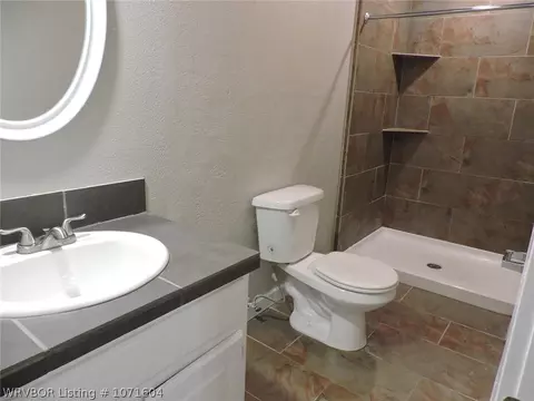 Bath - 3723 Victory Cir, Fort Smith, AR 72904 photo 1 of 4