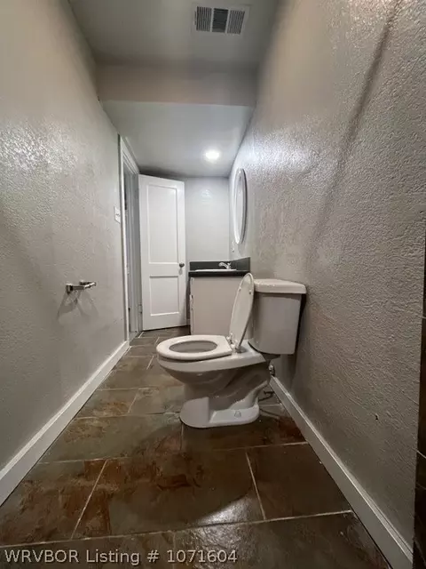 Bath - 3723 Victory Cir, Fort Smith, AR 72904 photo 3 of 4