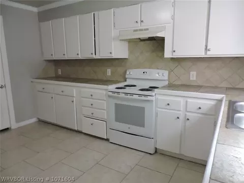 Kitchen - 3723 Victory Cir, Fort Smith, AR 72904 photo 3 of 4
