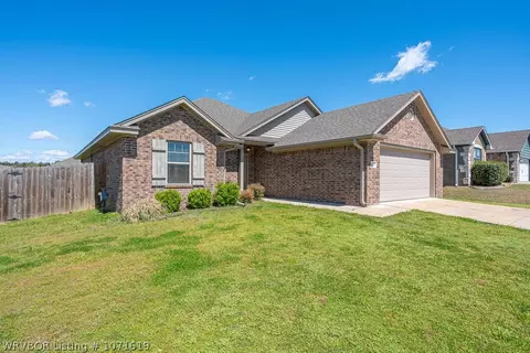 346 Copsey Dr, Van Buren, AR 72956