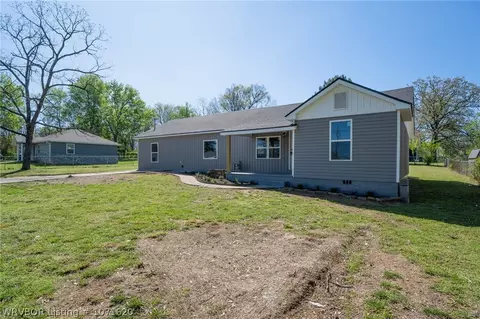 204 SW 5th St, Muldrow, OK 74948