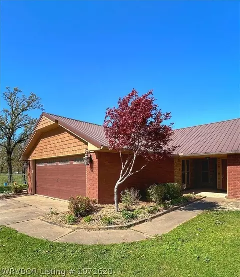 Exterior - 471503 E 1086 Rd, Muldrow, OK 74948 photo 2 of 12