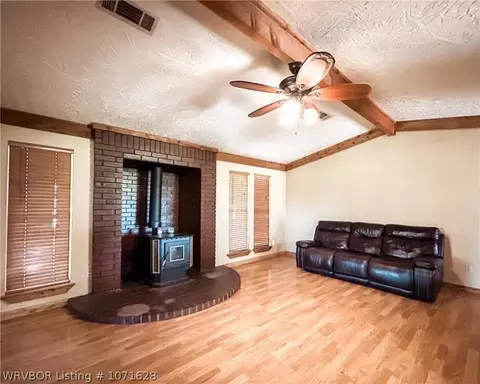 Living - 471503 E 1086 Rd, Muldrow, OK 74948 photo 1 of 1