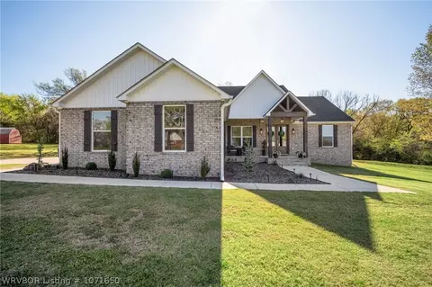 5519 Sunshine Mine Dr, Hackett, AR 72937